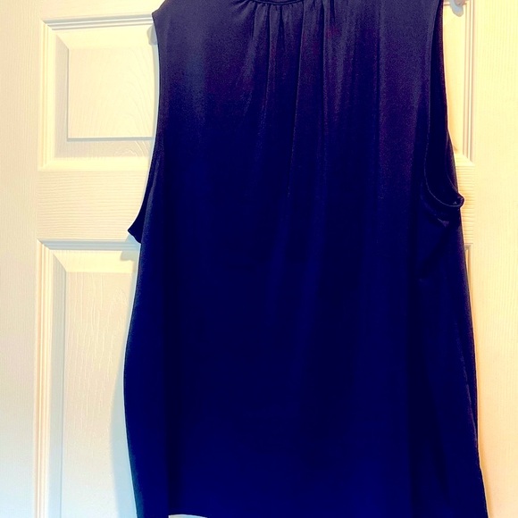 🍊5/$35 H&M Navy Sleeveless Blouse XL🍊 - Picture 4 of 5